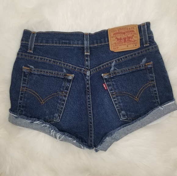 517 Levis High Waist High Rise Cutoff Shorts. - Picture 5 of 6